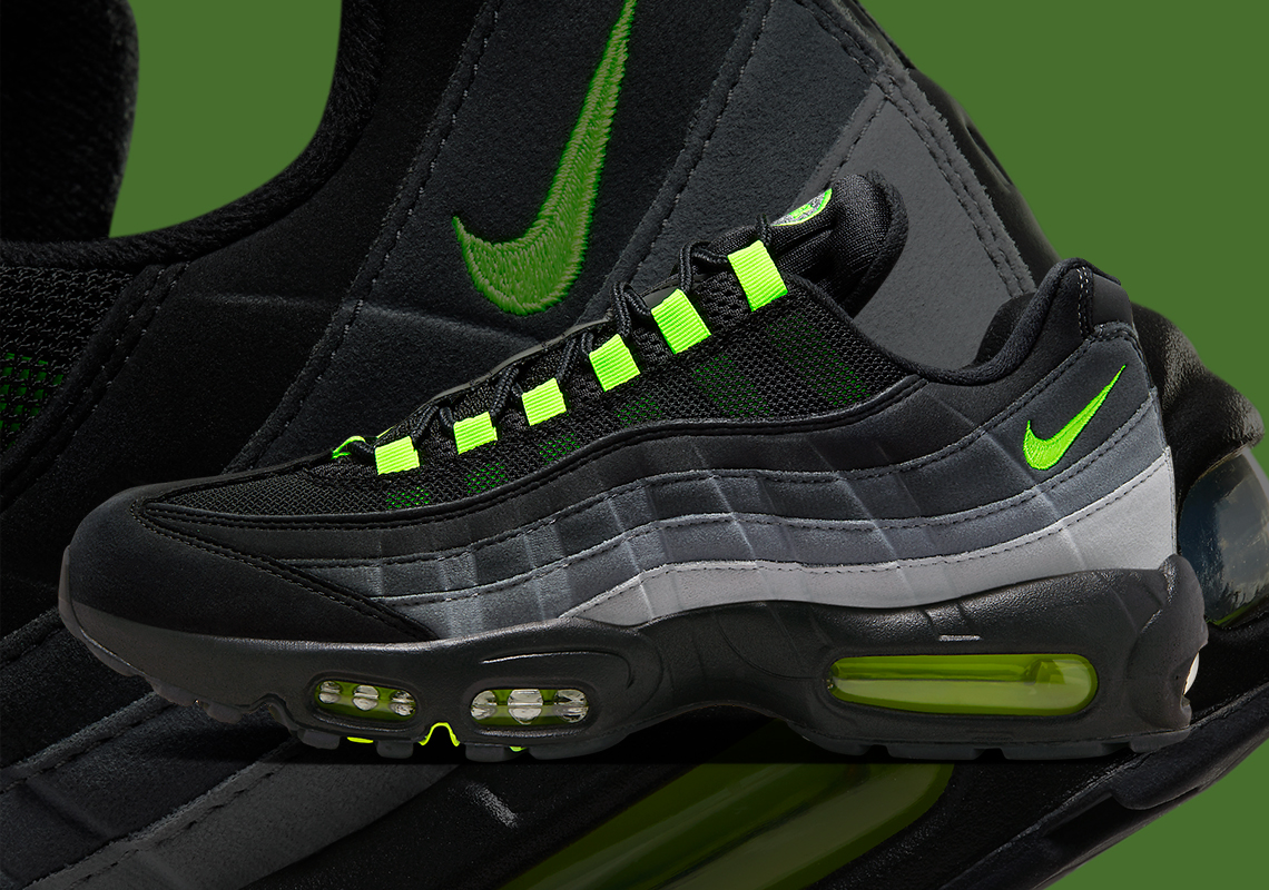 Nike Air Max 95 Neon phiên bản mới: Sự kết hợp tinh tế giữa cổ điển và hiện đại! - 1