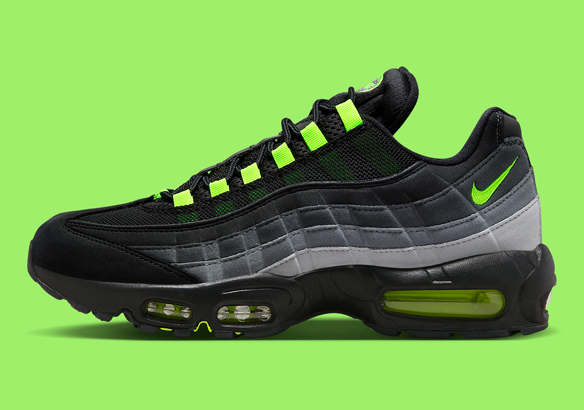 Nike Air Max 95 Neon phiên bản mới: Sự kết hợp tinh tế giữa cổ điển và hiện đại! - 3