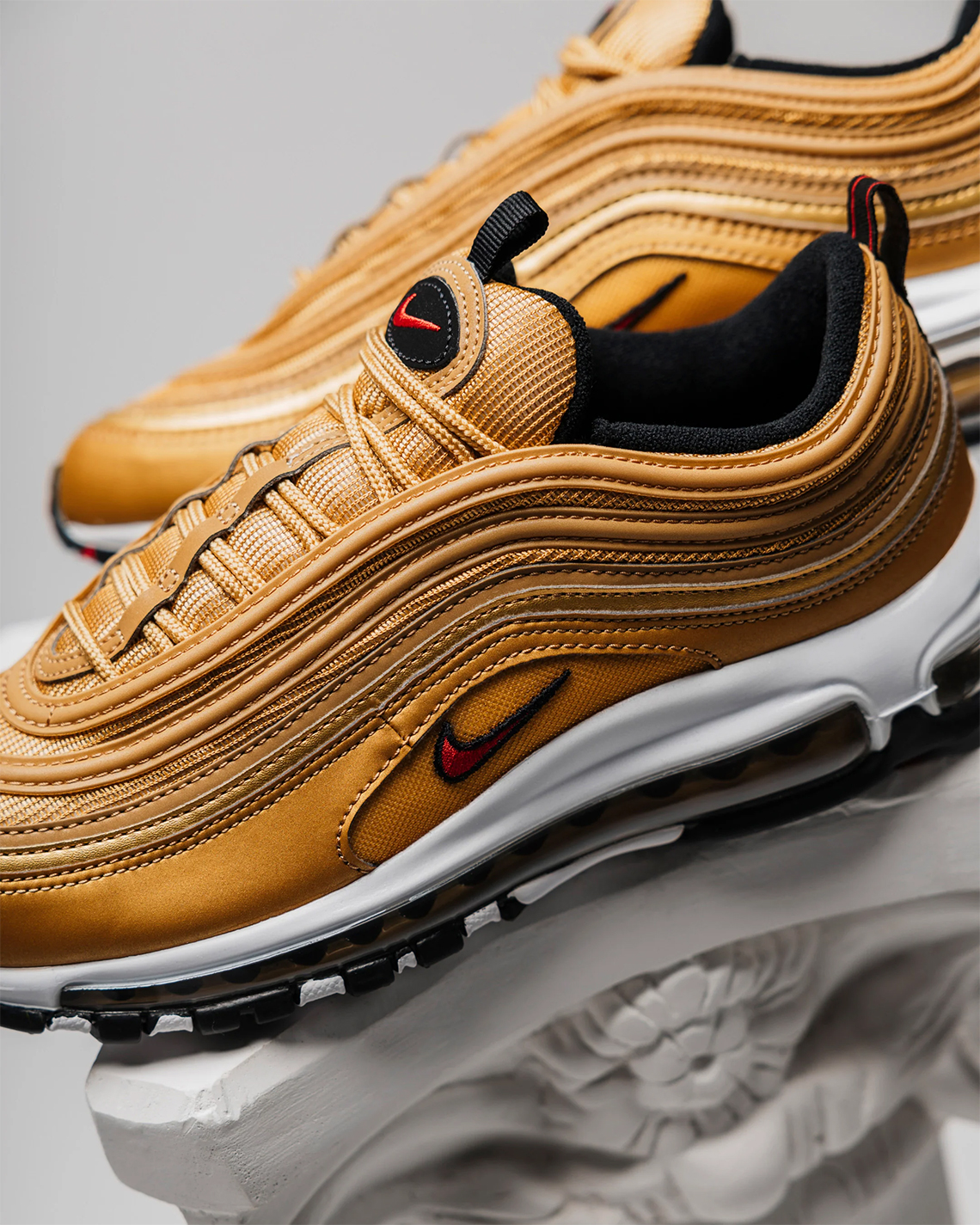 Nike Air Max 97 Gold Bullet quay trở lại cho ngày Air Max Day 2022 - 2