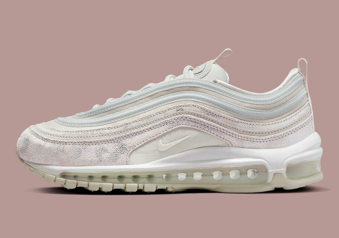 Nike Air Max 97 Light Bone: Sự kết hợp táo bạo của mẫu giày cổ điển - 2