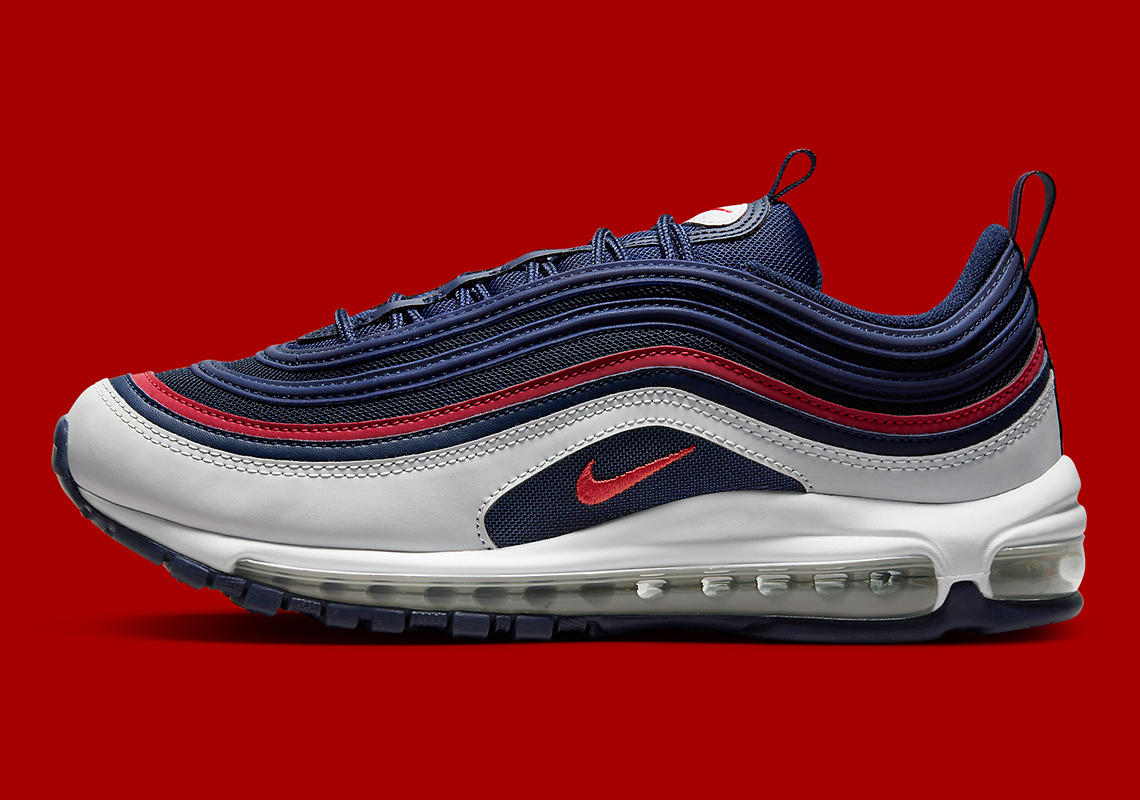 Nike Air Max 97: Phong cách Mỹ với màu sắc đỏ, trắng, và xanh dương - 2