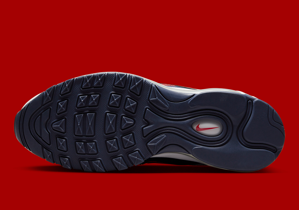 Nike Air Max 97: Phong cách Mỹ với màu sắc đỏ, trắng, và xanh dương - 6