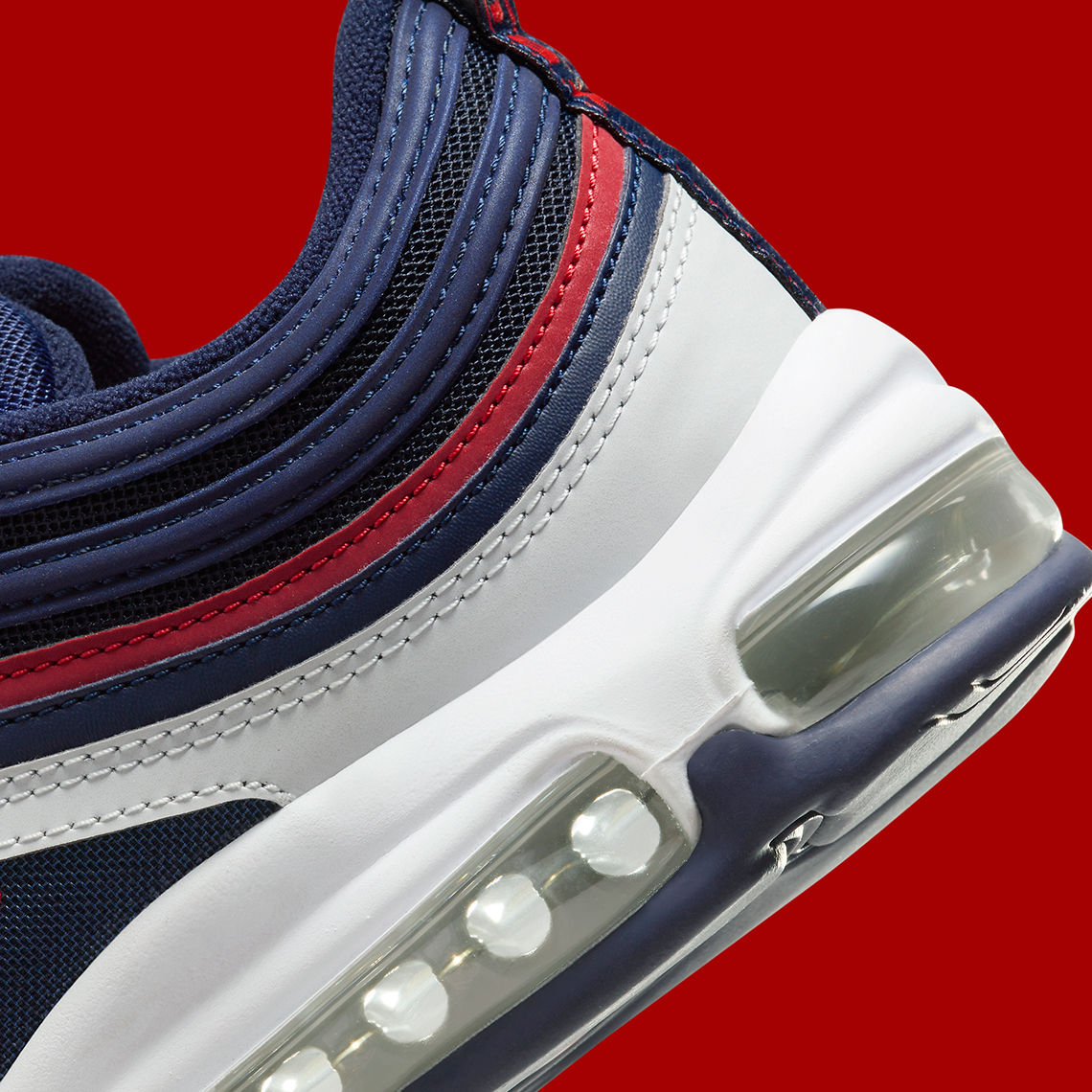 Nike Air Max 97: Phong cách Mỹ với màu sắc đỏ, trắng, và xanh dương - 7