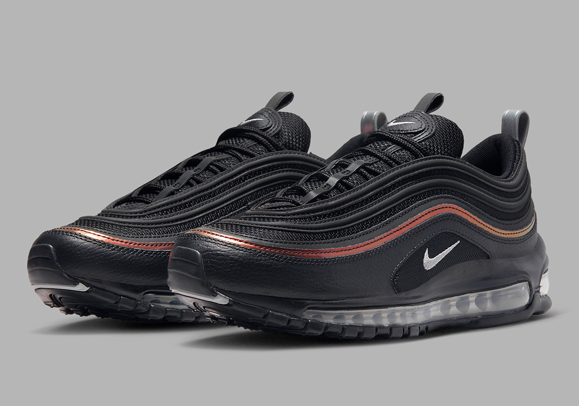 Nike Air Max 97 ra mắt phong cách màu đen đơn giản