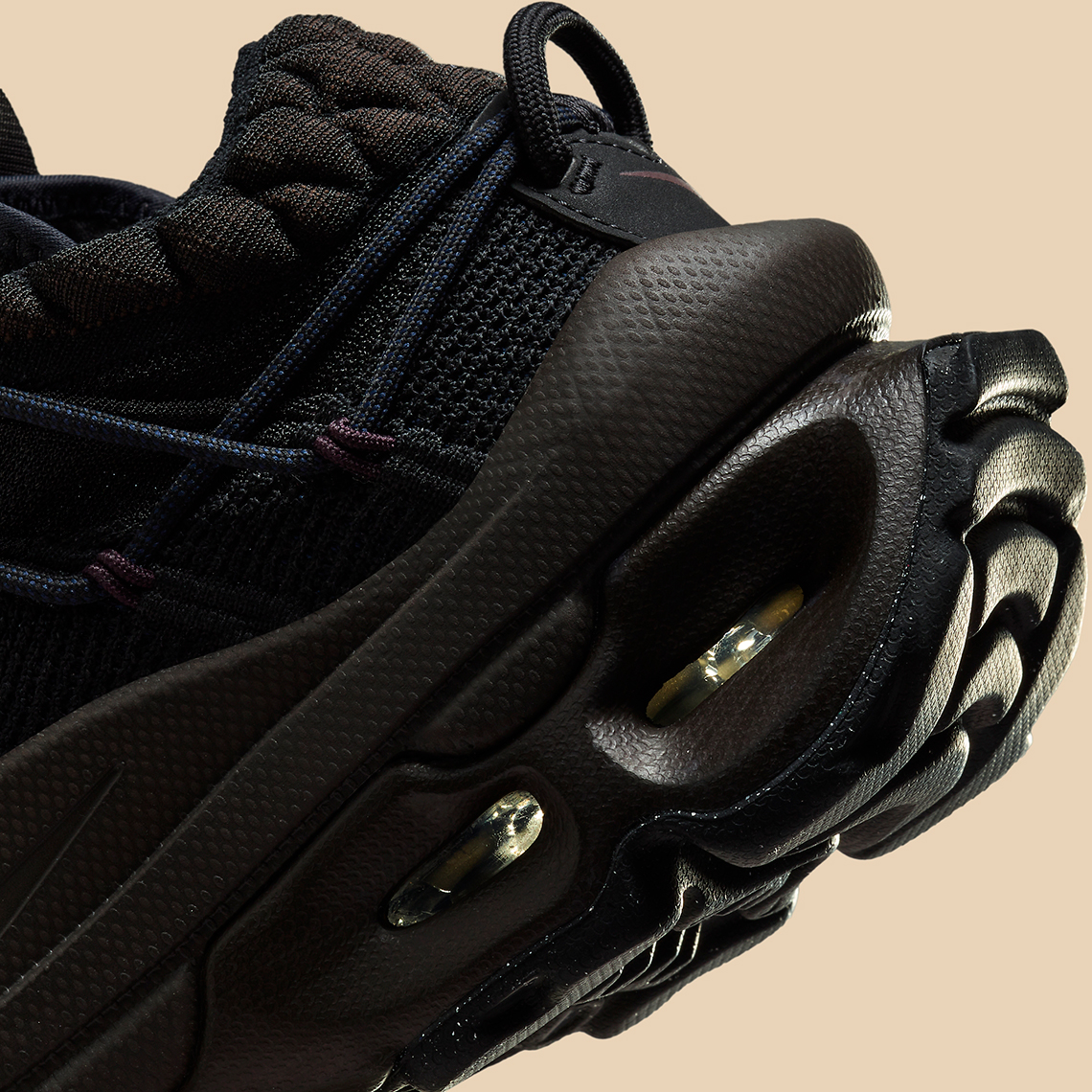 Nike Air Max Flyknit Venture Black/Velvet Brown: Đồng hành đầy phiêu lưu - 18