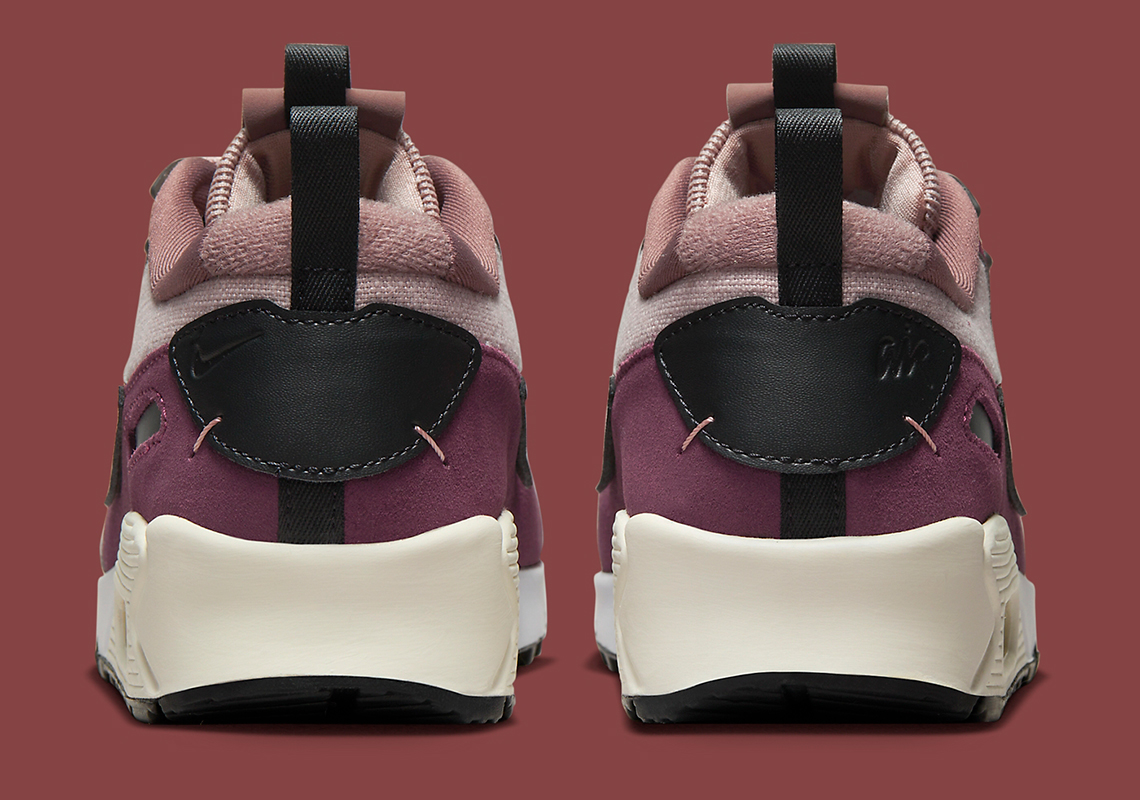 Nike Air Max Futura 'Plum Eclipse': Màu Sắc Sang Trọng Cho Bản Cập Nhật Mới - 4