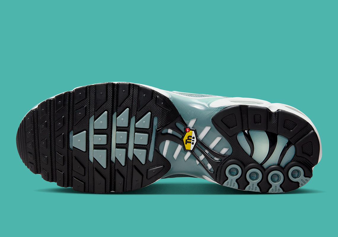 Nike Air Max Plus: Bản Làm Mới Độc Đáo Cho Kỷ Niệm 25 Năm - 6