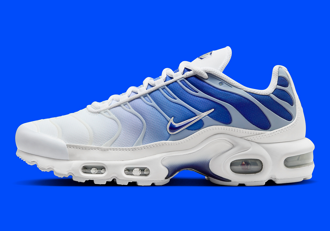 Nike Air Max Plus Blue Fade: Hòa Mình Trong Sắc Xanh Tinh Tế - 2