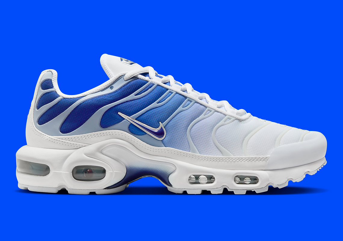 Nike Air Max Plus Blue Fade: Hòa Mình Trong Sắc Xanh Tinh Tế - 3