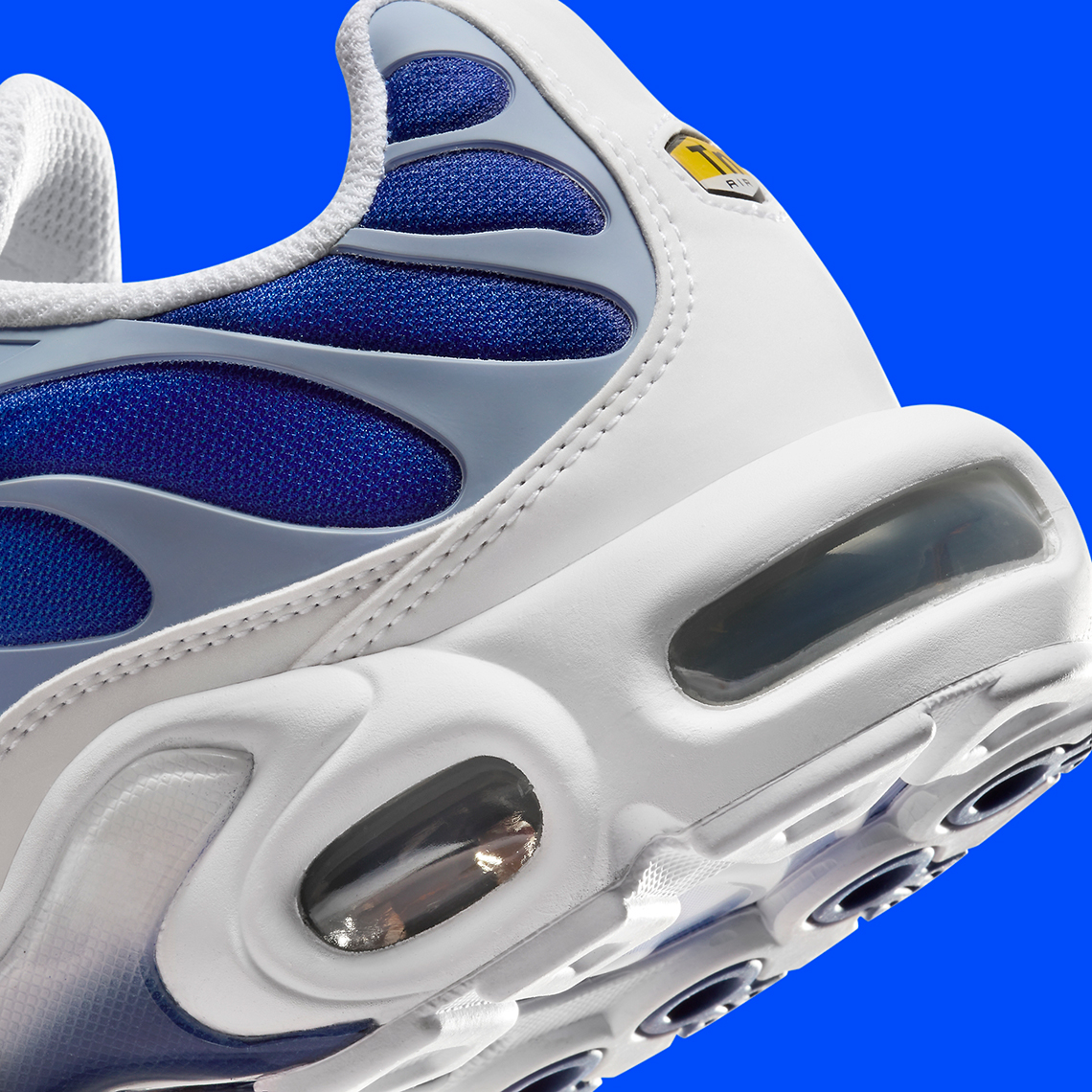 Nike Air Max Plus Blue Fade: Hòa Mình Trong Sắc Xanh Tinh Tế - 8