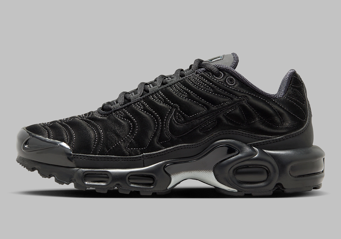 Nike Air Max Plus: Chi Tiết Độc Đáo Trên Phiên Bản Mới - 1