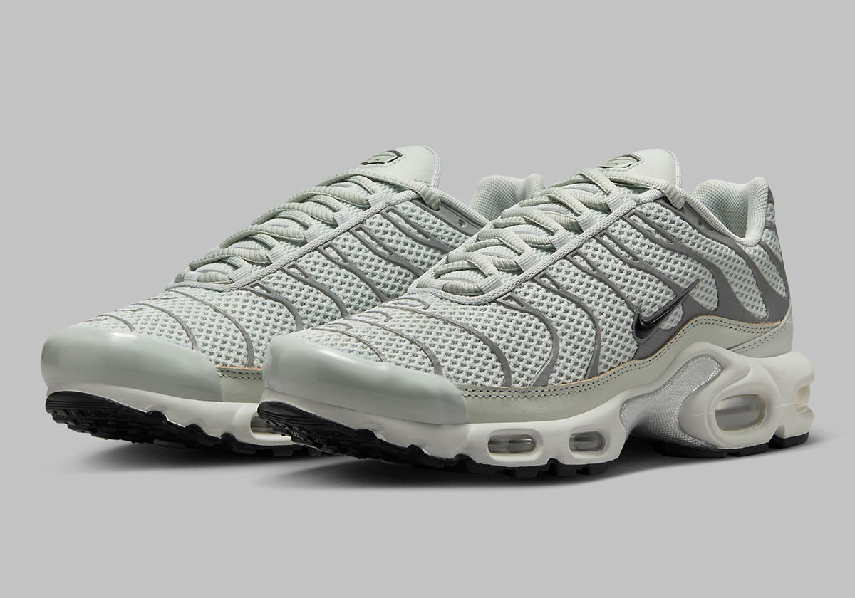 Nike Air Max Plus Grey: Lễ kỷ niệm 25 năm đặc biệt! - 2