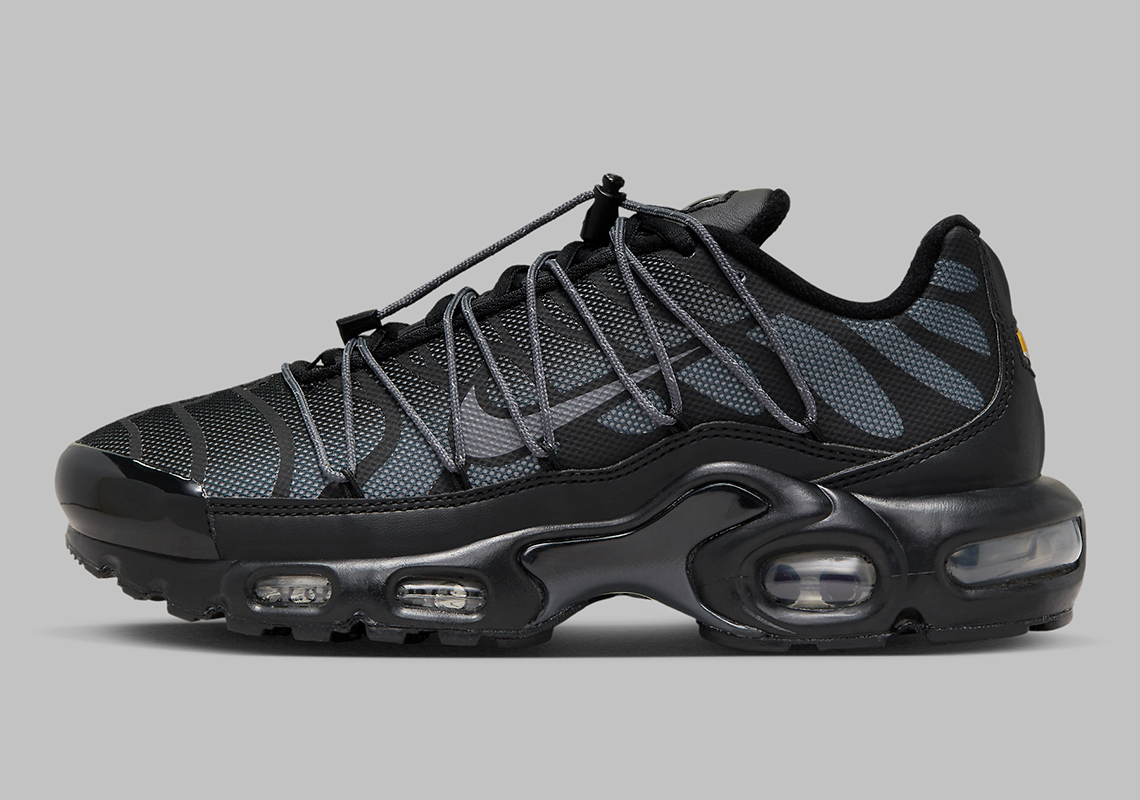 Nike Air Max Plus Kỷ Niệm 25 Năm: Màu Đen và Ghi Bạc Tinh Tế - 1