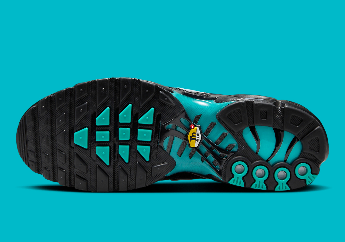 Nike Air Max Plus 'Light Retro': Kỷ Niệm 25 Năm với Biểu Tượng Biển Caribe - 16