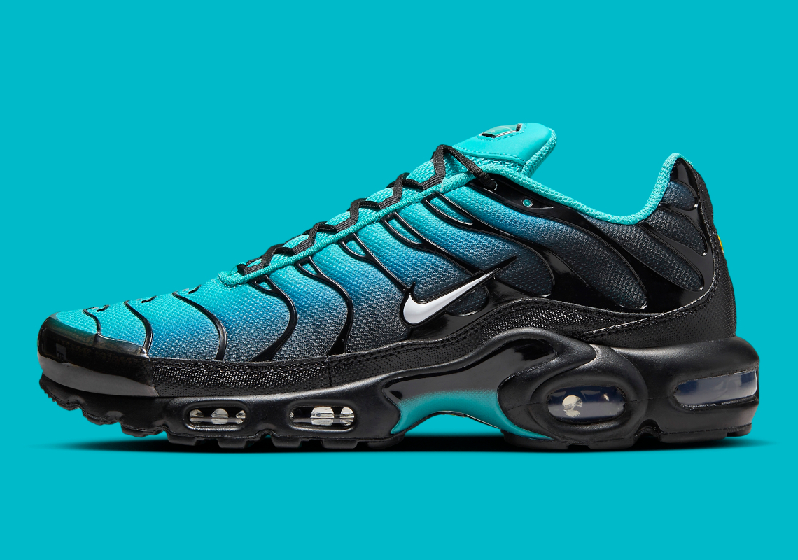 Nike Air Max Plus 'Light Retro': Kỷ Niệm 25 Năm với Biểu Tượng Biển Caribe - 3