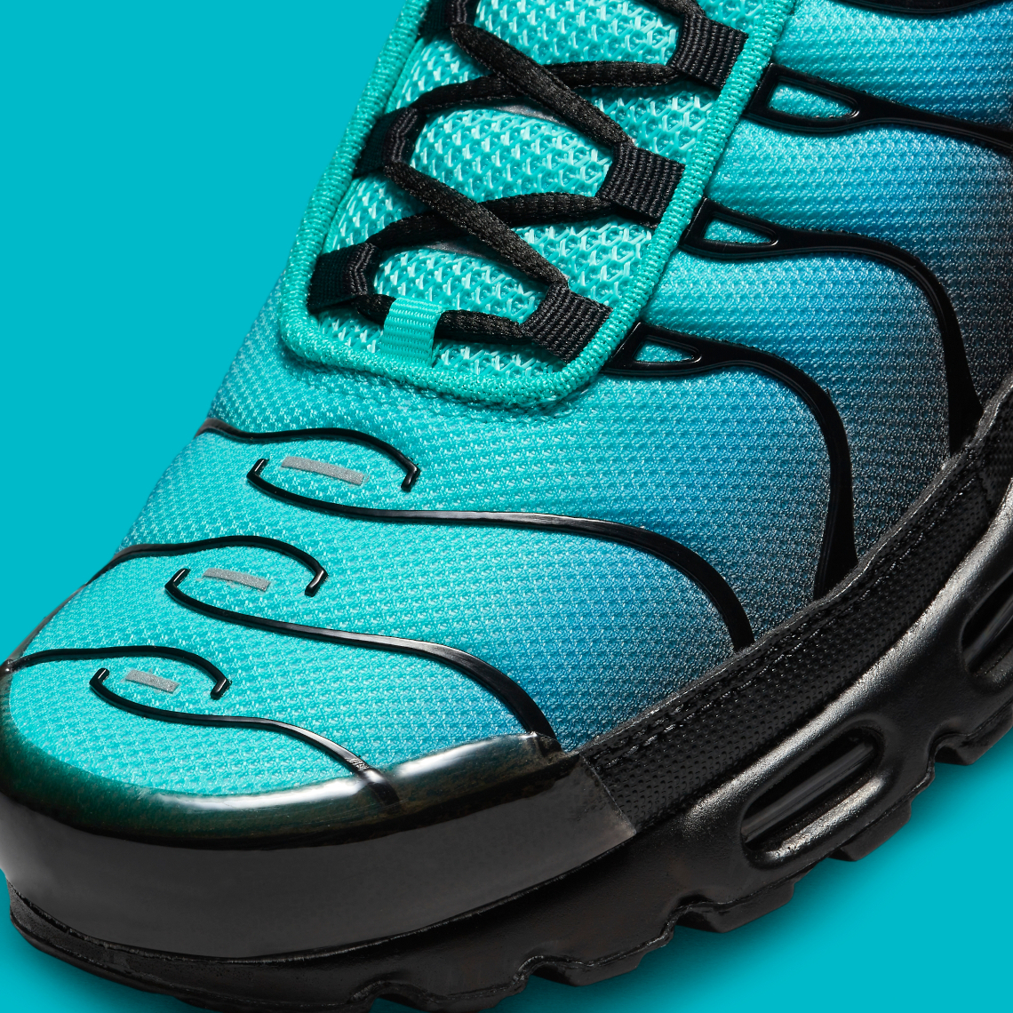 Nike Air Max Plus 'Light Retro': Kỷ Niệm 25 Năm với Biểu Tượng Biển Caribe - 8
