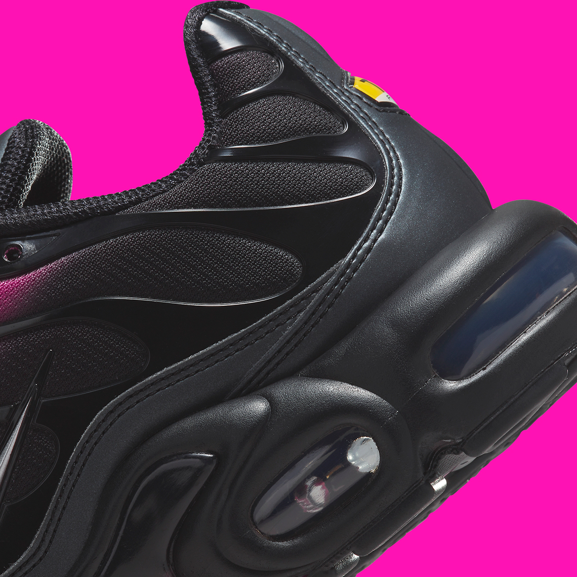 Nike Air Max Plus 'Pink-to-Black Gradient': Sự trở lại đầy nổi bật - 7