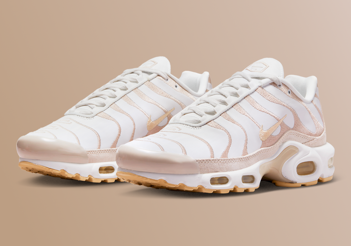 Nike Air Max Plus PRM 'Pale Va - 1