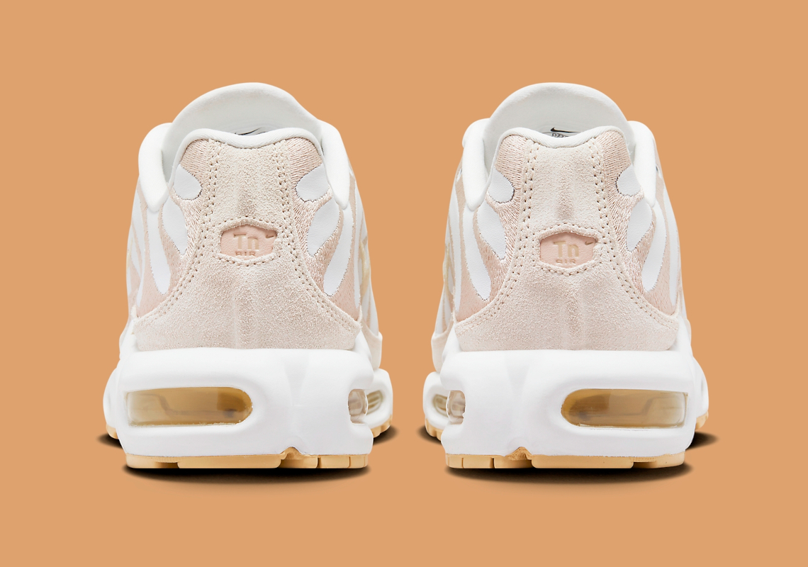 Nike Air Max Plus PRM 'Pale Va - 14