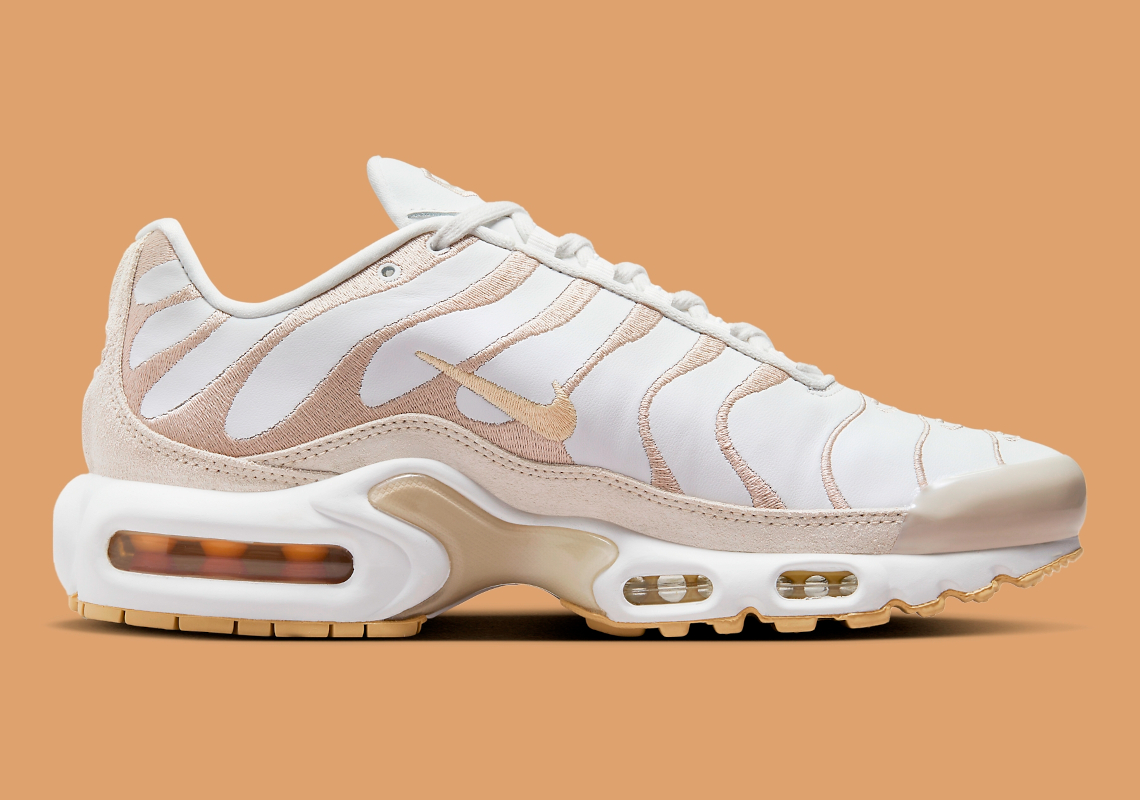 Nike Air Max Plus PRM 'Pale Va - 3