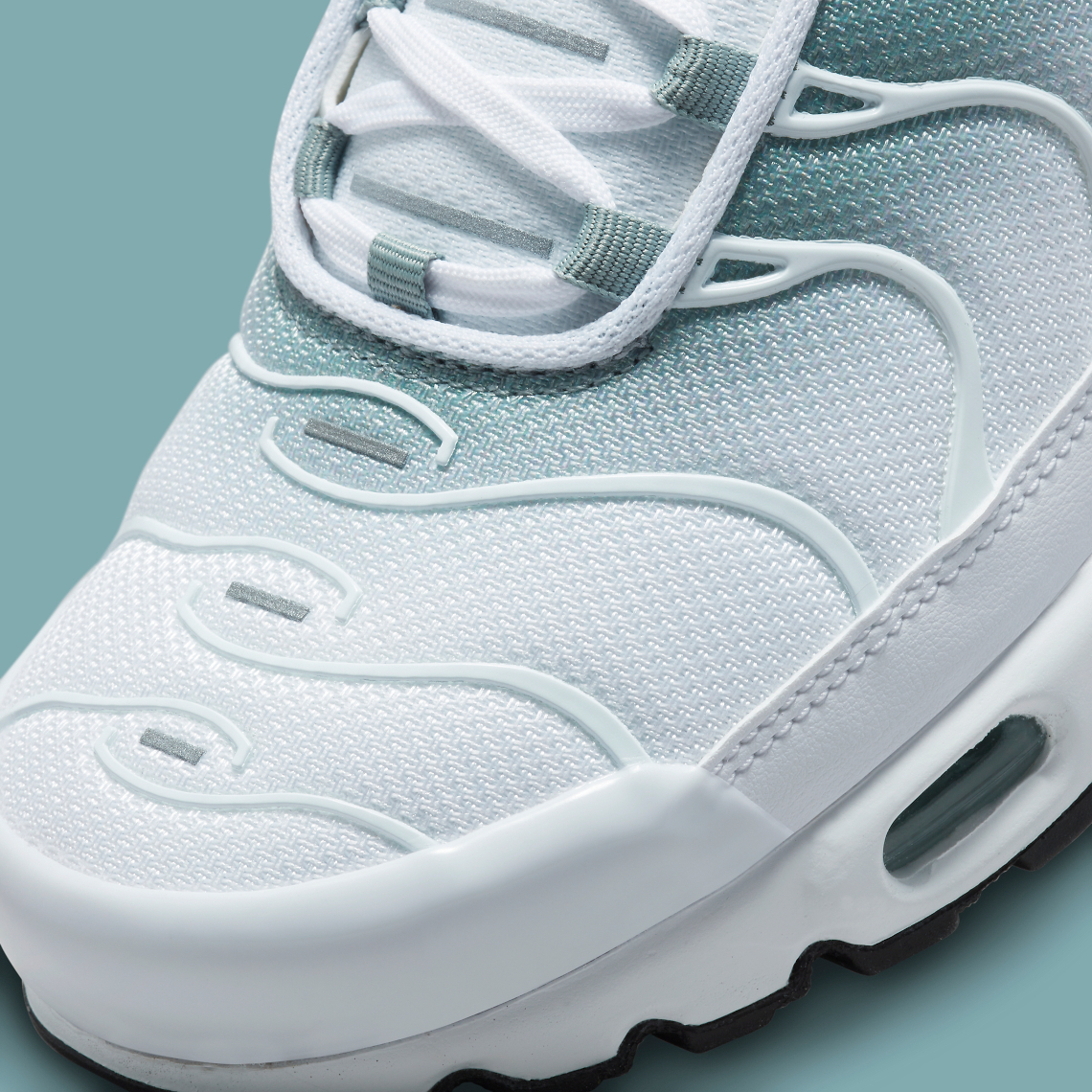 Nike Air Max Plus sẵn sàng cho mùa xuân 2023 với màu xanh lá cây mềm mại - 7