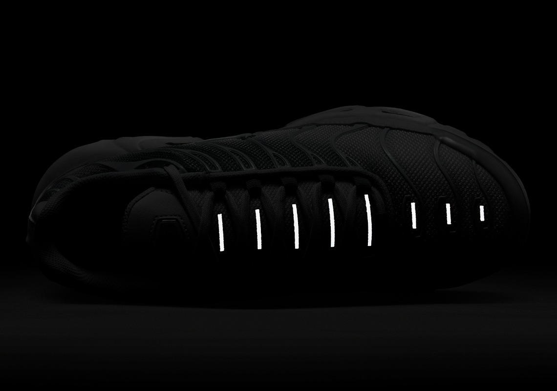 Nike Air Max Plus sẵn sàng cho mùa xuân 2023 với màu xanh lá cây mềm mại - 9