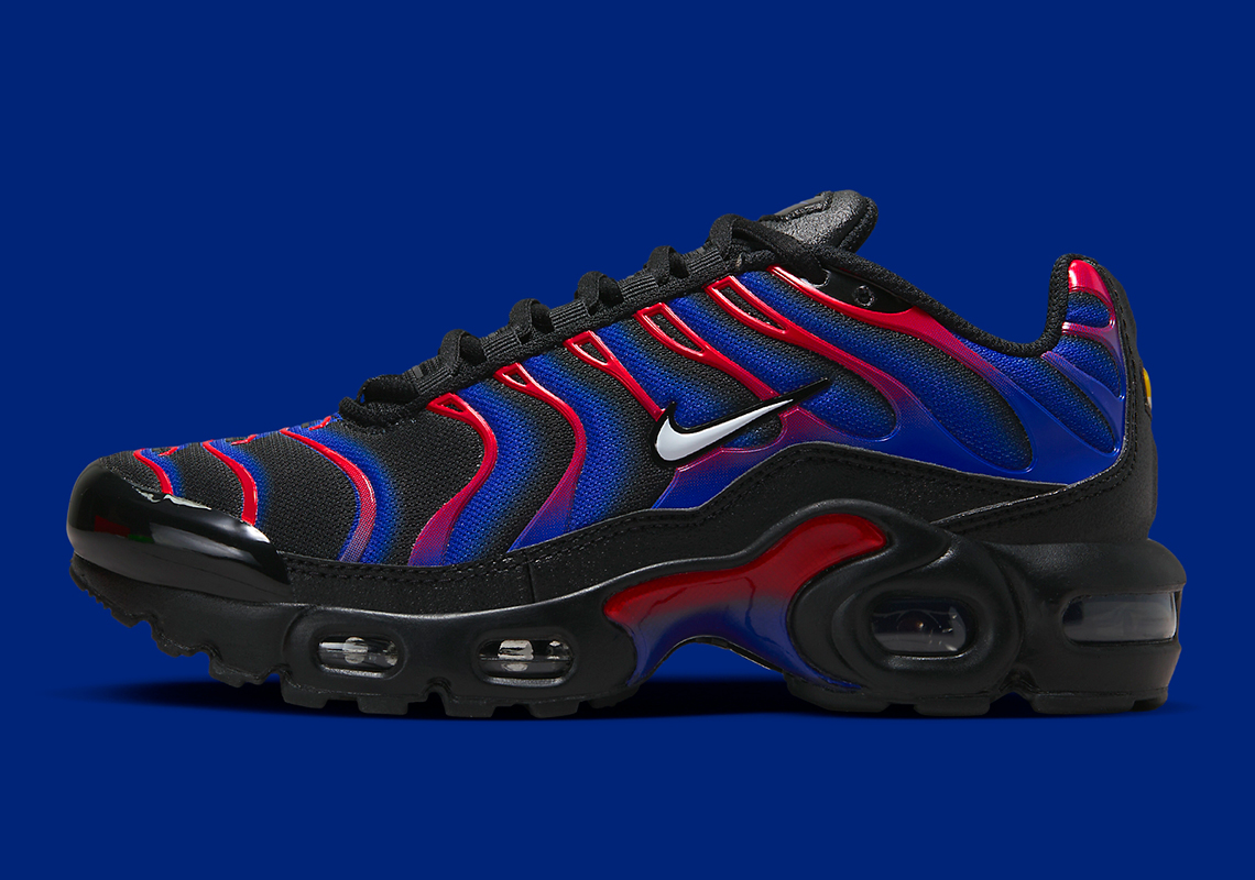 Nike Air Max Plus tạo ra bản tôn vinh riêng của mình cho Spider-Man: Across The Spider-Verse - 3