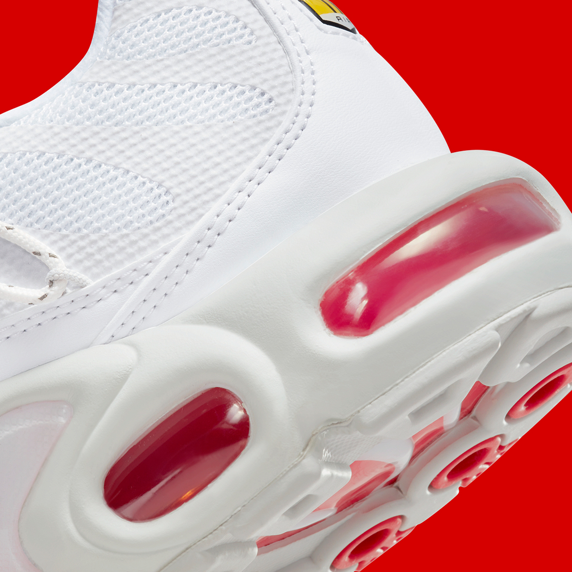 Nike Air Max Plus Utility: Thiết kế 25 năm với gam màu trắng đỏ mới - 8