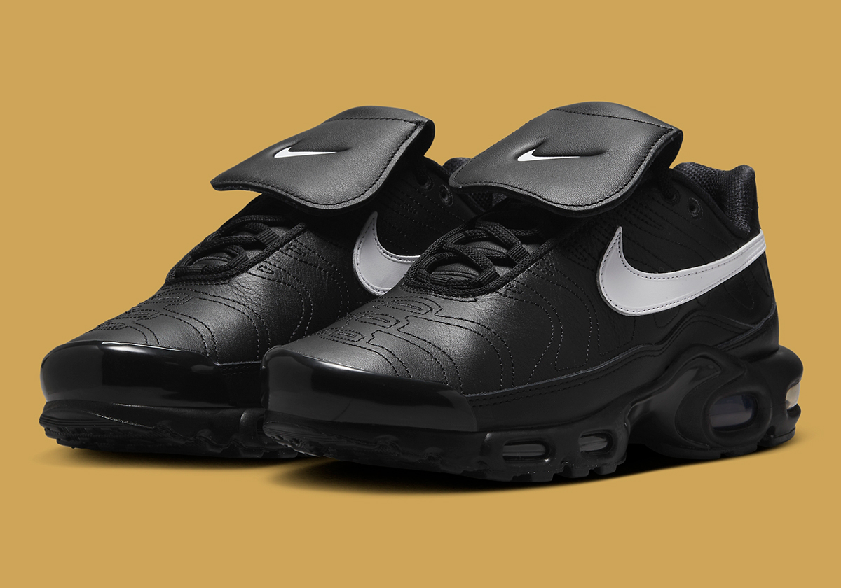 Nike Air Max Plus và Tiempo Football Boot: Sự Kết Hợp Đặc Biệt