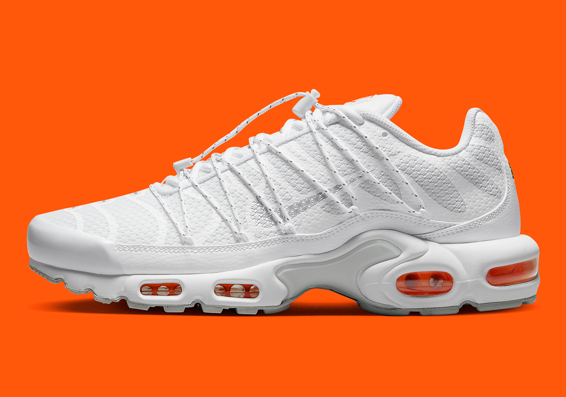 Nike Air Max Plus với các điểm nhấn màu cam rực rỡ  - 2
