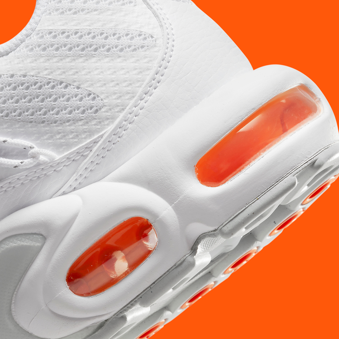 Nike Air Max Plus với các điểm nhấn màu cam rực rỡ  - 8