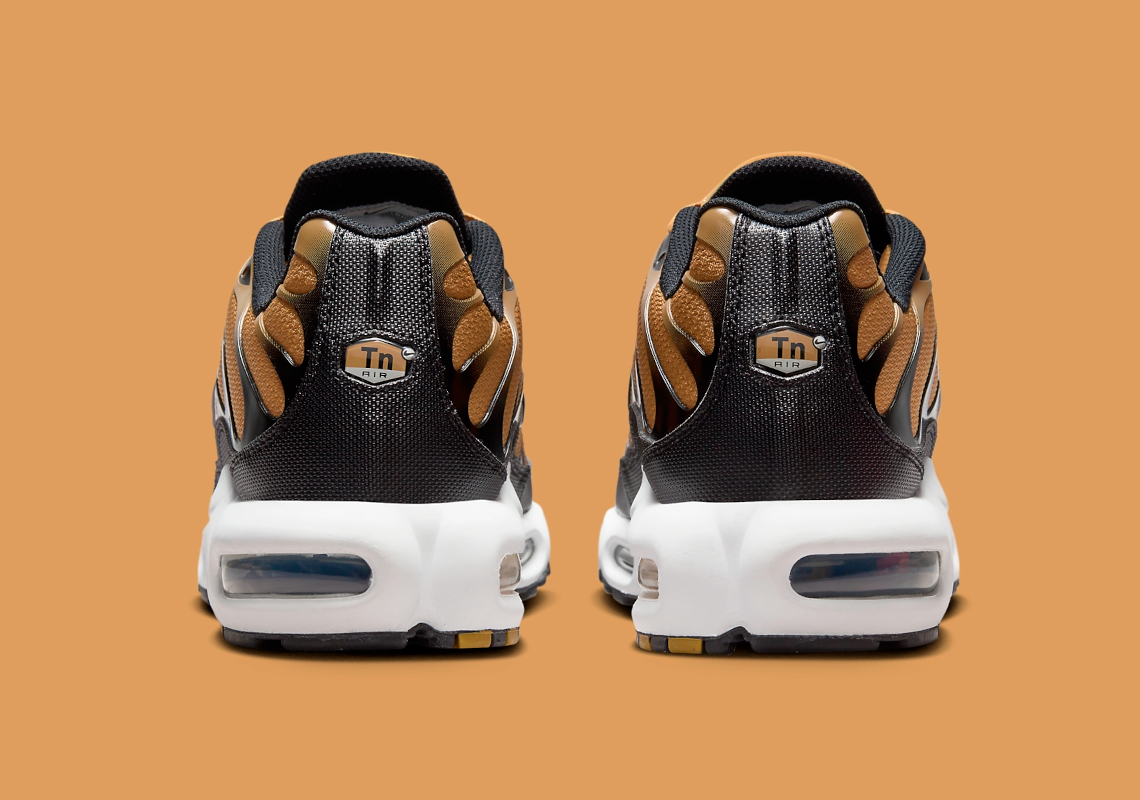 Nike Air Max Plus Wheat/Black: Sự Hòa Quyện Tuyệt Vời của Mùa Thu! - 4
