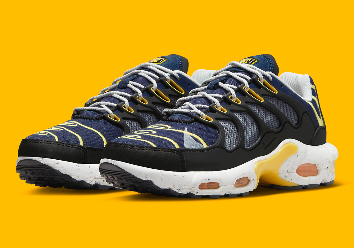 Nike Air Max Terrascape Plus được nhuộm xanh từ bầu trời Michigan - 1