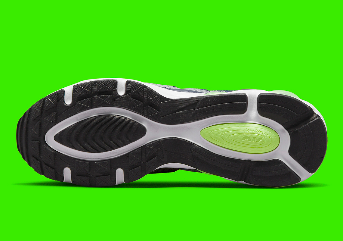 Nike Air Max TW này được trộn màu Midnight Navy với một chút Lemon Twist - 6