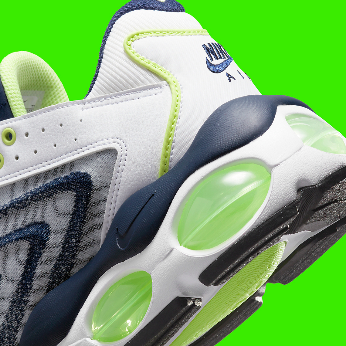 Nike Air Max TW này được trộn màu Midnight Navy với một chút Lemon Twist - 8