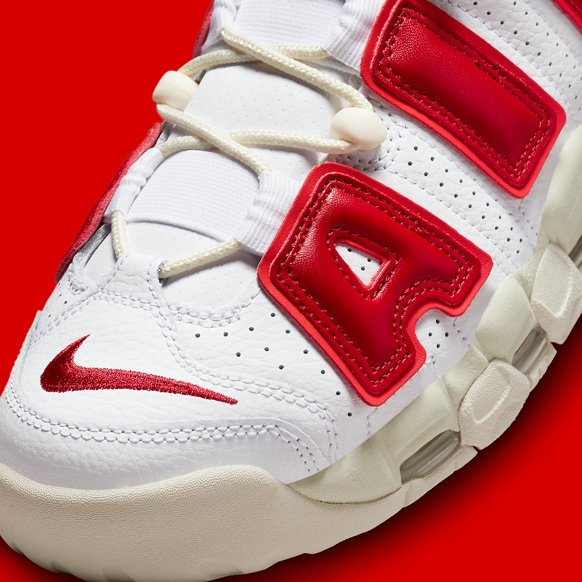 Nike Air More Uptempo nổi bật với chữ màu đỏ tươi - 7