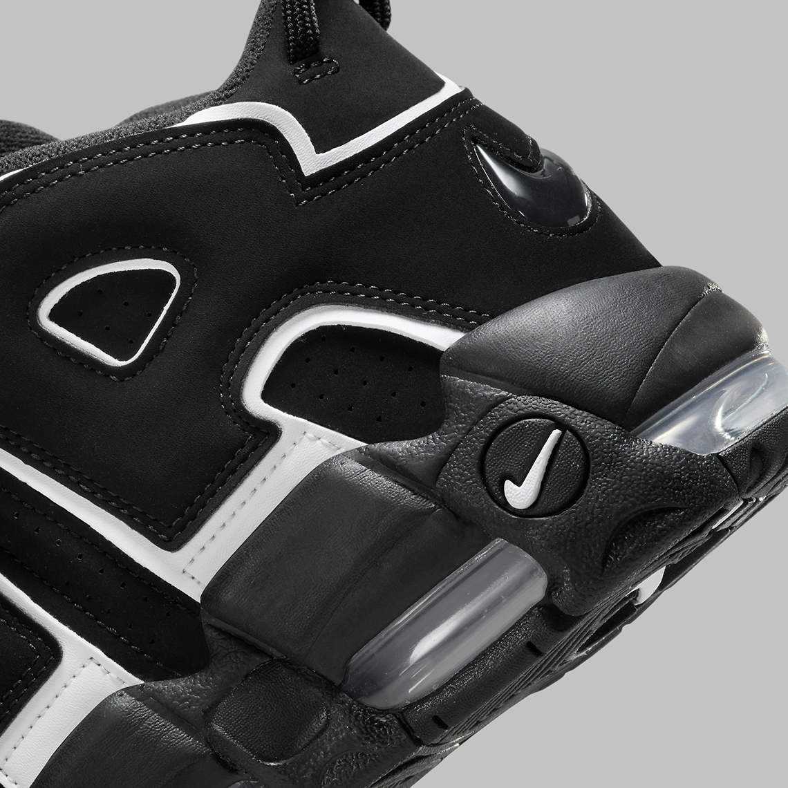 Nike Air More Uptempo - Phiên bản 'Black' và 'White' trở lại với phong cách cổ điển - 8