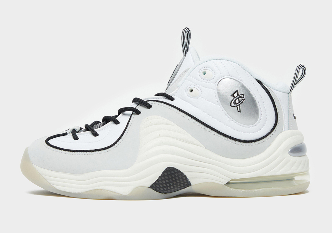 Nike Air Penny 2 EMB có một bộ trang phục trắng, sạch sẽ - 1