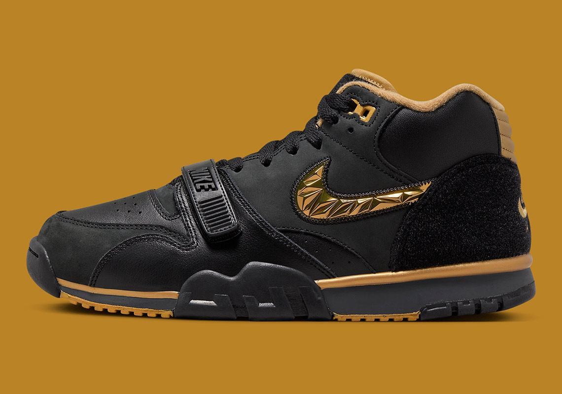 Nike Air Trainer 1 College Playoffs - Phiên Bản Độc Đáo Để Kỷ Niệm Cúp C1 - 2