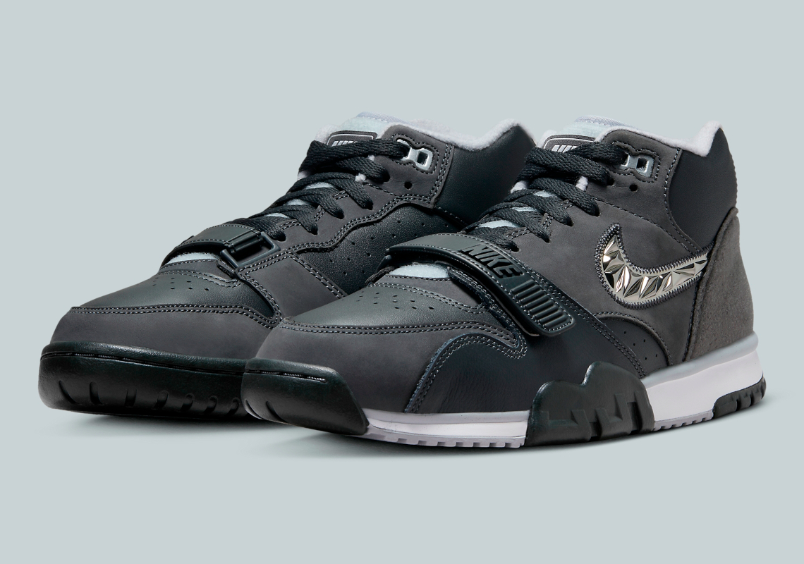 Nike Air Trainer 1 Đặc Biệt Cho Super Bowl LVIII: Đánh Dấu Sự Kiện Lớn Của NFL - 3