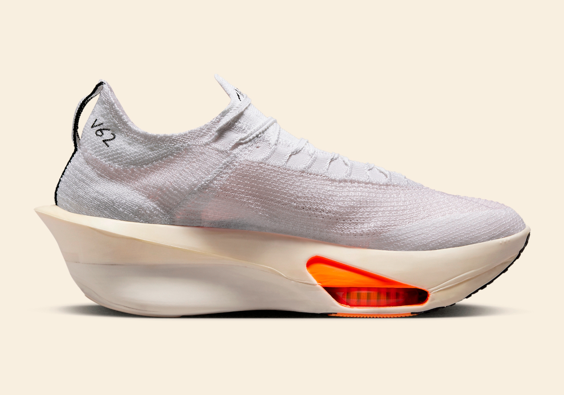 Nike Alphafly 3: Chiếc Giày Chạy Marathon Mới Nhất và Những Đổi Mới Công Nghệ - 30