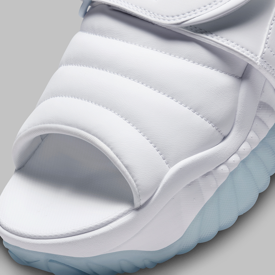 Nike biến hóa Air Adjust Force thành dép quai mở - 18