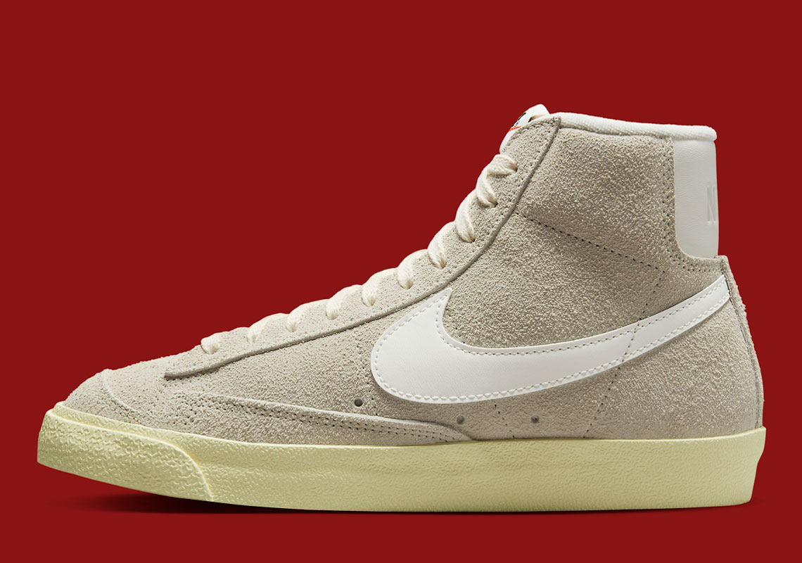 Nike Blazer Mid '77 mở rộng bảng màu trung tính của nó với phiên bản da lộn xương nhẹ - 2