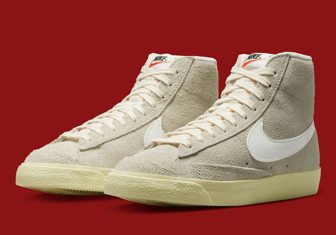 Nike Blazer Mid '77 mở rộng bảng màu trung tính của nó với phiên bản "da lộn xương nhẹ"