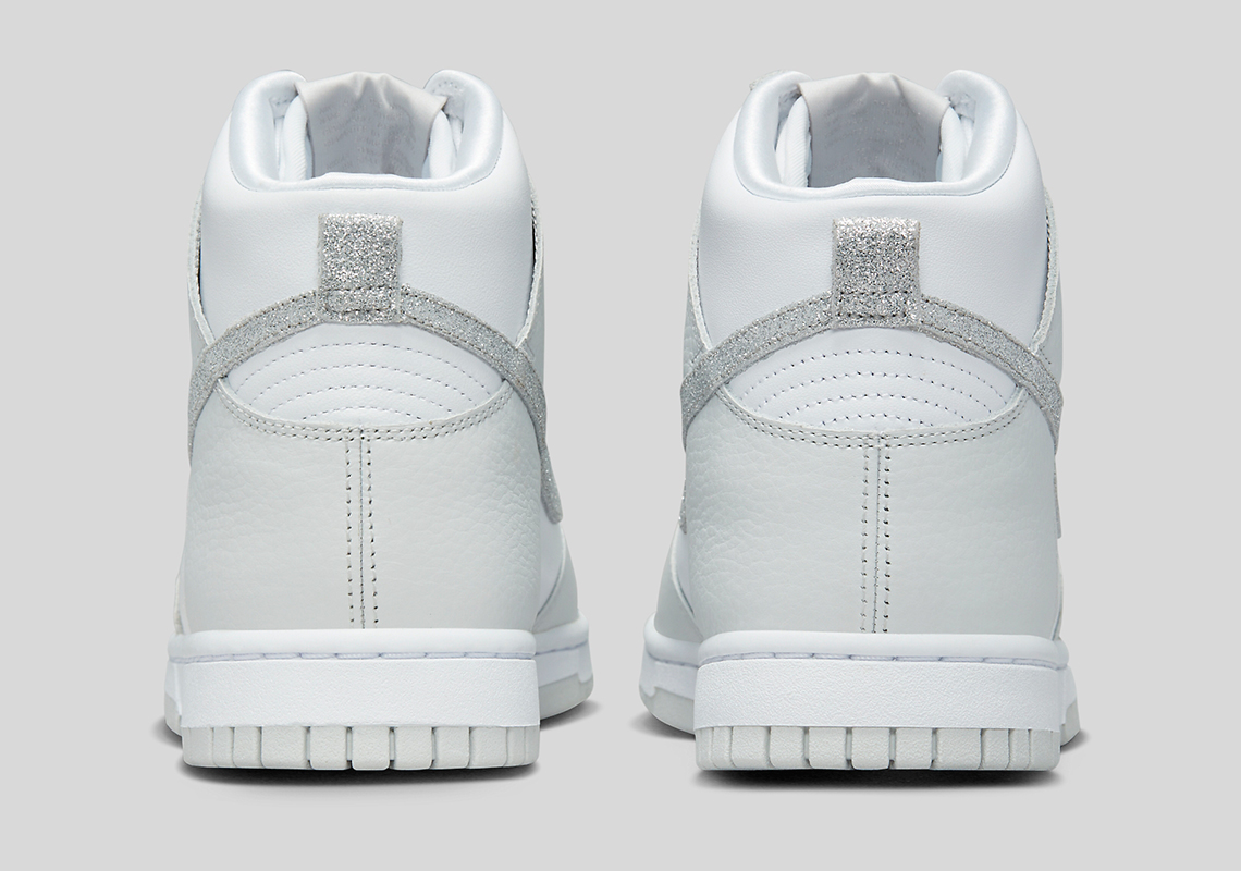 Nike cập nhật giày Dunk High đặc trưng của mình với ánh bạc lấp lánh - 5