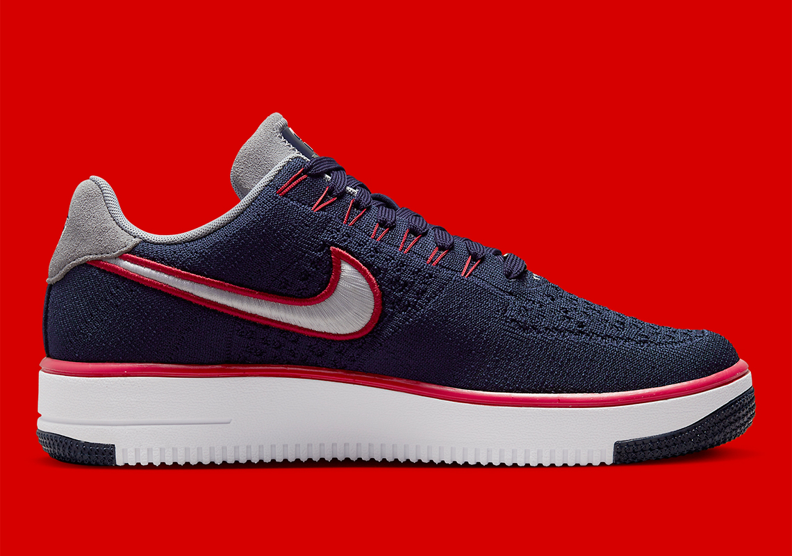 Nike chế tạo một Air Force 1 Flyknit khác cho New England Patriots - 4