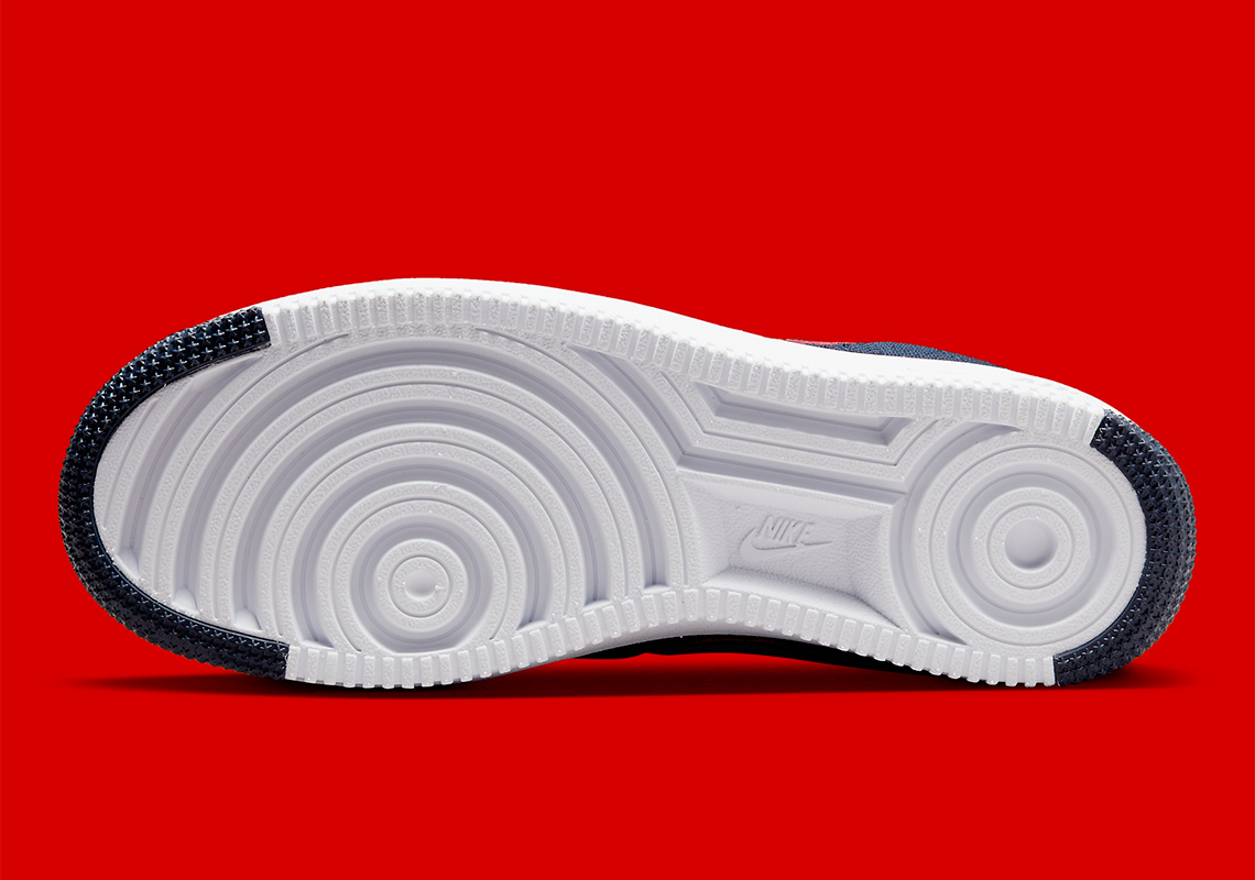 Nike chế tạo một Air Force 1 Flyknit khác cho New England Patriots - 7