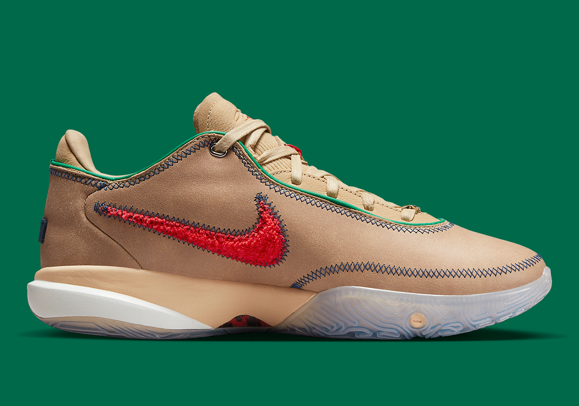 Nike cho ra mắt phiên bản giày LeBron 20 dành riêng cho Four Horsemen. Bài viết không cung cấp thêm thông tin về Four Horsemen, vì vậy không có giải thích nào cần được cung cấp. - 4