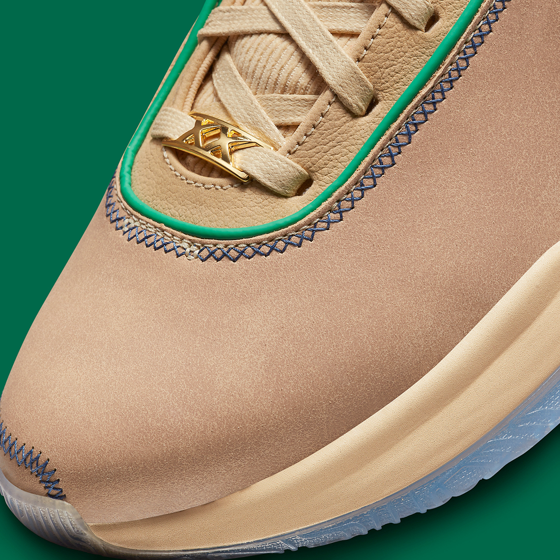 Nike cho ra mắt phiên bản giày LeBron 20 dành riêng cho Four Horsemen. Bài viết không cung cấp thêm thông tin về Four Horsemen, vì vậy không có giải thích nào cần được cung cấp. - 9