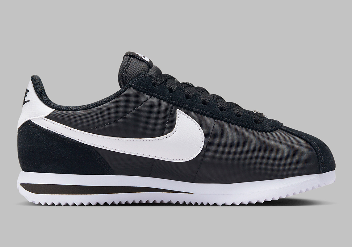 Nike Cortez Black/White: Phong cách cổ điển đầy tinh tế cho phái nữ - 3